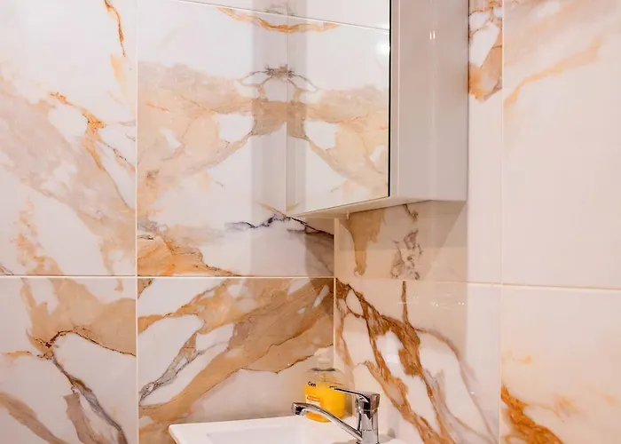 Kvartal Delux, Parking, *